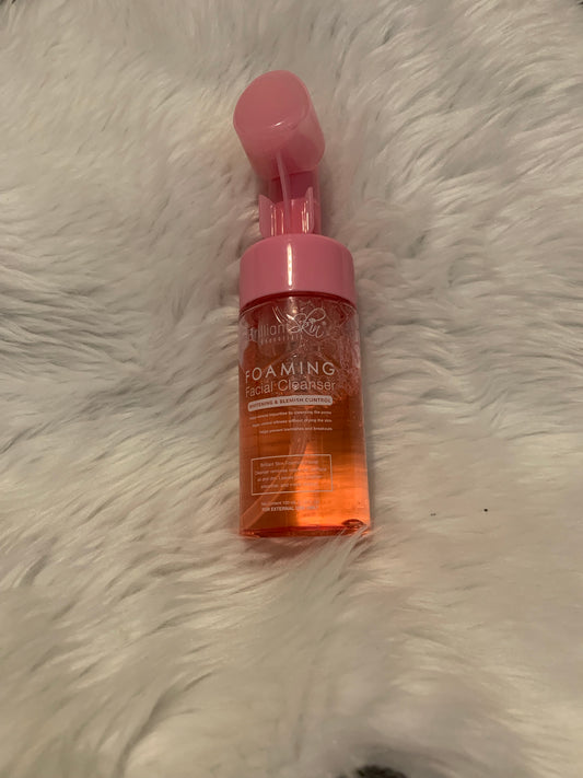 Brilliant Skin Essentials Foaming Facial Wash